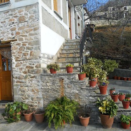 Sarafis Guesthouse Agios Lavrentios المظهر الخارجي الصورة
