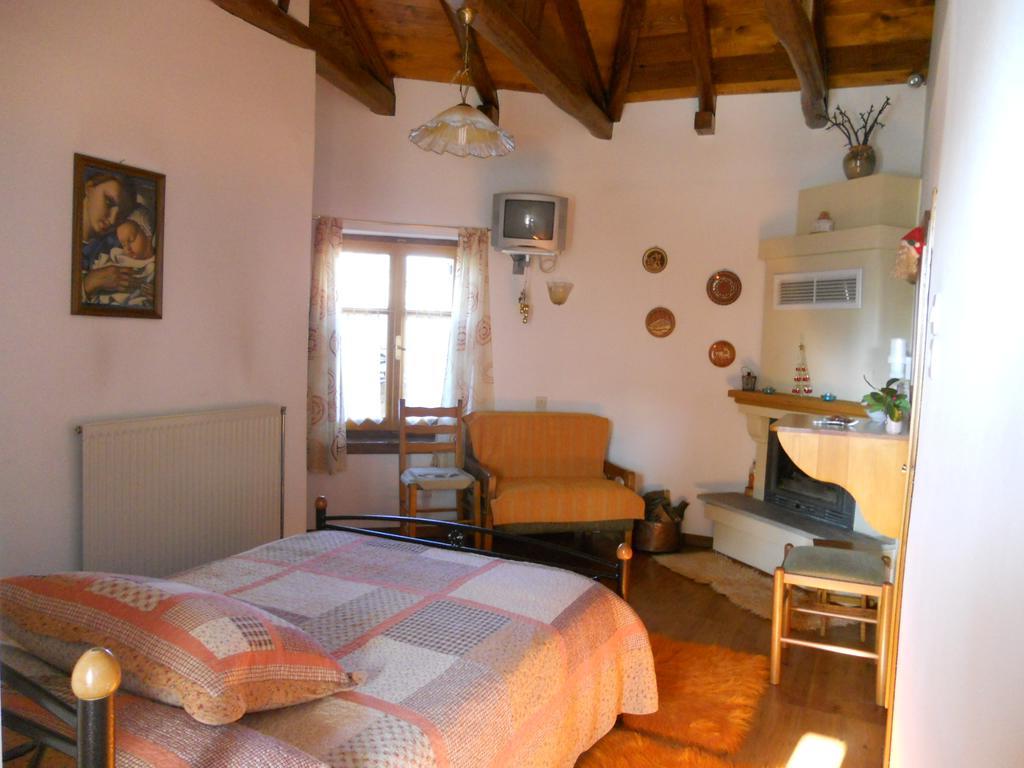 Sarafis Guesthouse Agios Lavrentios المظهر الخارجي الصورة
