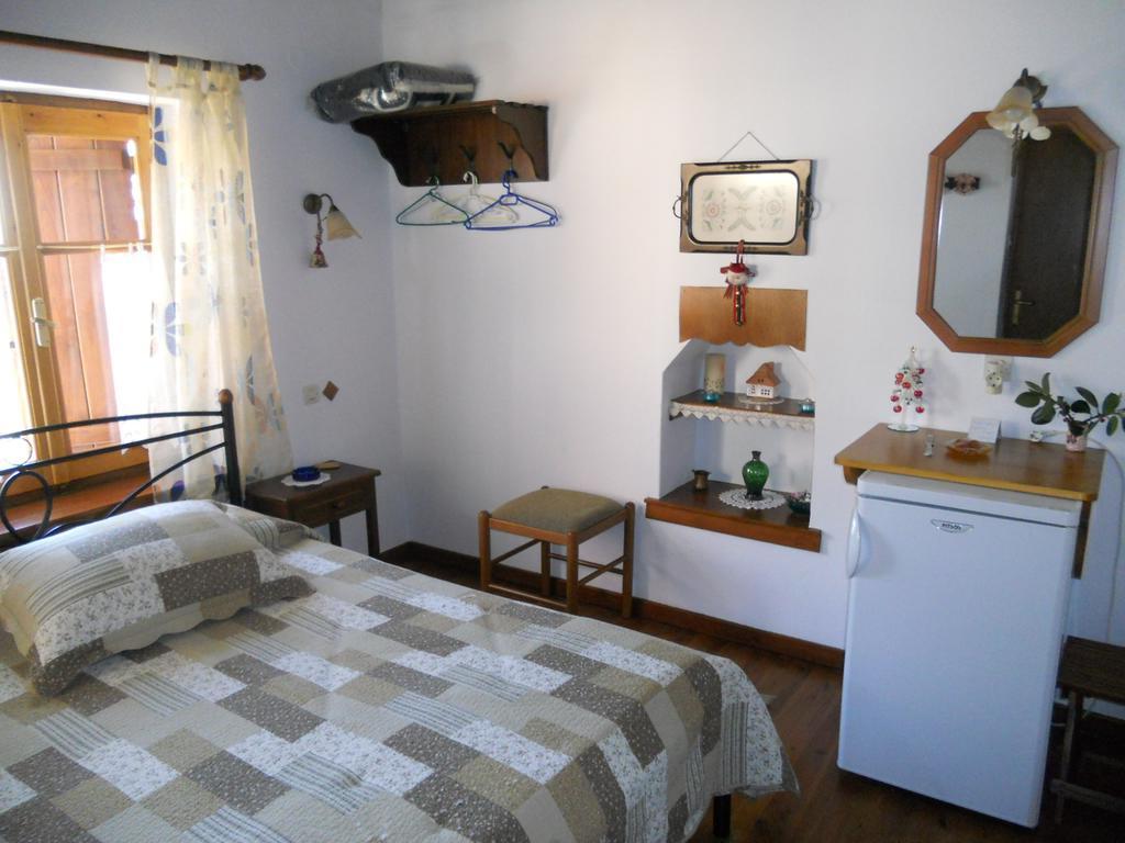 Sarafis Guesthouse Agios Lavrentios المظهر الخارجي الصورة