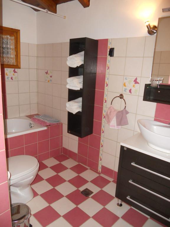 Sarafis Guesthouse Agios Lavrentios المظهر الخارجي الصورة