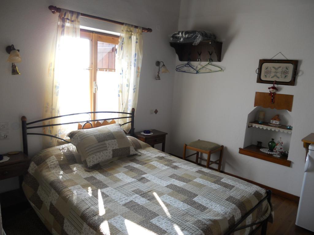 Sarafis Guesthouse Agios Lavrentios المظهر الخارجي الصورة