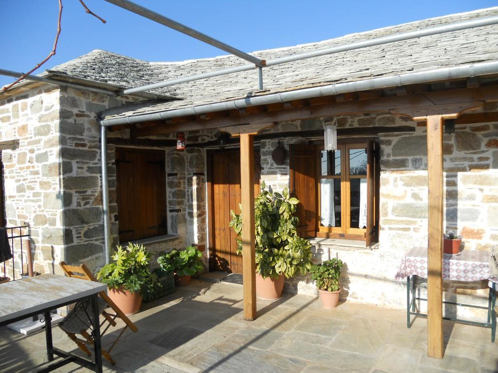 Sarafis Guesthouse Agios Lavrentios المظهر الخارجي الصورة