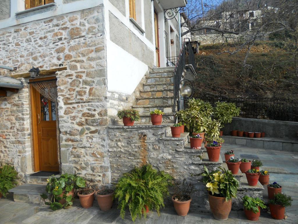 Sarafis Guesthouse Agios Lavrentios المظهر الخارجي الصورة